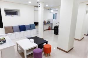 Dapur atau dapur kecil di Namsan Gil House +61 gambar