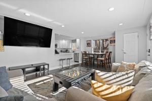 Køkken eller tekøkken på Golfers Dream! Sweet NW location.