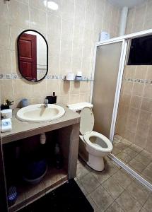 Koupelna v ubytování Cozy Private Room in Taman Desa with Shared Bathroom