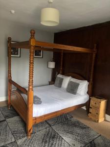 En eller flere senge i et værelse på Three Tuns Ashwell