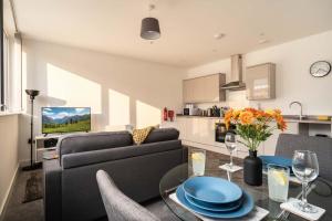 Køkken eller tekøkken på Modern 1 Bed Apartment in Central Wrexham + 6 billeder