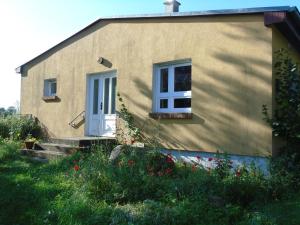 En have udenfor Futterhaus neben der Wasserburg Liepen