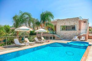 Bazén v ubytování Villa Galene nebo v jeho okolí