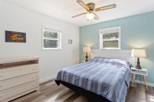 Giường trong phòng chung tại 8635 - High on the Hill