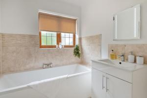 Et badeværelse på 3 Bed in Fiskerton oc-h32756 + 21 billeder