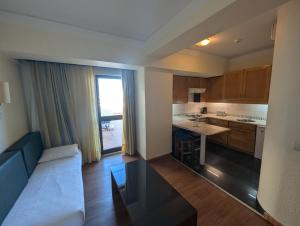 Nhà bếp/bếp nhỏ tại Self-Catering Studios & Apartments at Hotel Cerro Alagoa