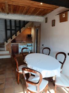 Posezení v ubytování Habitaciones con baño privado en Cartes