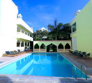 Swimmingpoolen hos eller tæt på The jungle retreat ranthambore