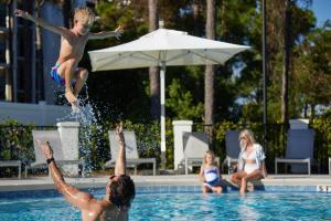 Bazén v ubytování Sandestin Golf and Beach Resort nebo v jeho okolí