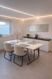 Billede fra billedgalleriet på Modernes ruhiges Appartement mitten in Bad Rappenau mit Frühstück i Bad Rappenau