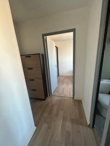 Ảnh trong thư viện ảnh của Au Repaire Maison cosy et terrasse ở Troyes