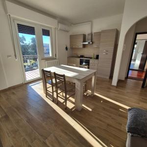 Kuchyň nebo kuchyňský kout v ubytování Appartamento Corallo