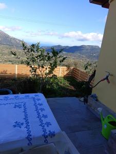 En generel udsigt til bjerge eller udsigt til bjerge taget fra feriehuset