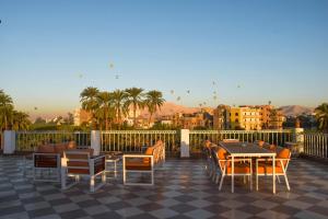 En balkon eller terrasse på Lake House Hotel