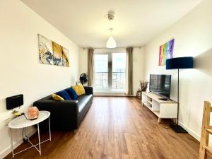 Et tv og/eller underholdning på VIPAbodes at The Nankeville Woking