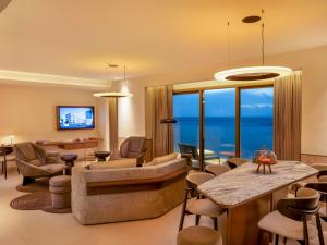 TV a/nebo společenská místnost v ubytování STORY Le Carrousel Rabat