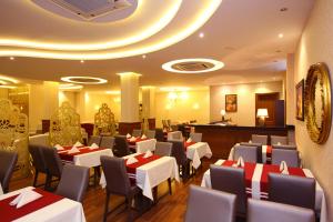 A restaurant or other place to eat at Ugur Termal Residence