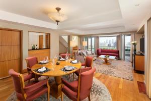 Posezení v ubytování Radisson Collection Hotel, Yangtze Shanghai