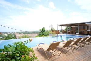 Hồ bơi trong/gần The Ledge Uluwatu