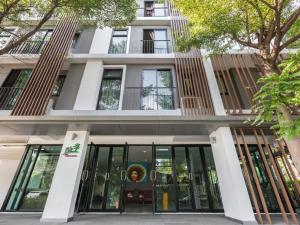 Tòa nhà nơi khách sạn tọa lạc