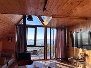 TV a/nebo společenská místnost v ubytování SilenT Hill Cottage