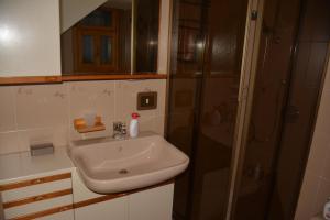 A bathroom at Casa Gibiseo