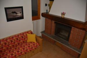 A seating area at Casa Gibiseo