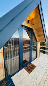 Foto dalla galleria di IezerVenture Cabins - Pai a Şelari