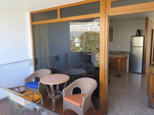 Η κουζίνα ή μικρή κουζίνα στο Apartamentos Mayagüez - Adults Only