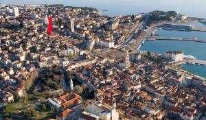Nespecifikovaný výhled na destinaci Split nebo výhled na město při pohledu z apartmánu