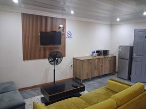 Nhà bếp/bếp nhỏ tại Eazistay Motel - Letlhabile