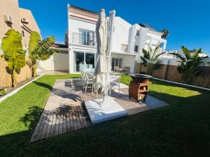 Zahrada ubytování Luxurious And Modern Family Home