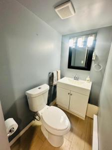 Photo de la galerie de l'établissement Sky Cove - Skyline, River Vibes, à Windsor