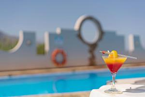 Bazén v ubytování Apollo Hotel 1 nebo v jeho okolí