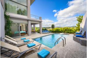 Hồ bơi trong/gần Articiano Villa