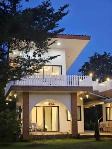 Tòa nhà nơi resort tọa lạc