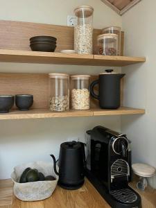 Køkken eller tekøkken på Danish Design House Near Møn's Best Beach + 15 billeder