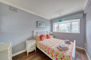 En eller flere senge i et værelse på 2 bed flat - SW London with parking