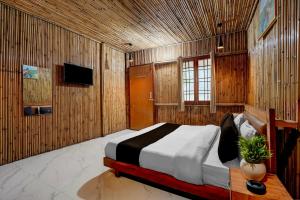 Et tv og/eller underholdning på Spot on Naro Eco Resort