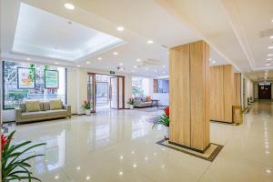 Posezení v ubytování GreenTree Inn Shanghai Jingan Railway Station Xinzha Road Business Hotel