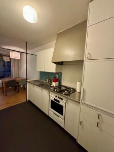Nhà bếp/bếp nhỏ tại Living Cozy in Bern