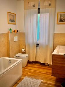 Et badeværelse på Luxury 3 bedroom Grand Chalet + 28 billeder