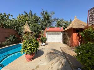 Bazén v ubytování Casa Del Mar nebo v jeho okolí