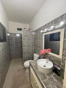 Koupelna v ubytování Casa Del Mar + 14 fotografií