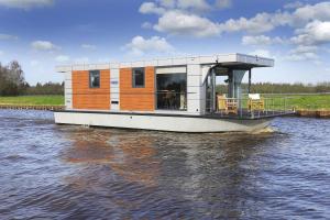 Udsigt til en flod der løber i nærheden af campingpladsen