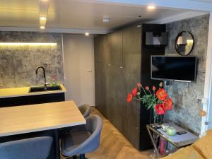 Køkken eller tekøkken på Campinghotel Boot & Bike Hansestadt Anklam