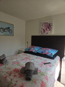 Postel nebo postele na pokoji v ubytování BnB Sharon's and Ser's place in Heer-Maastricht