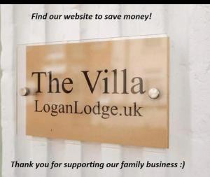 Et logo, certifikat, skilt eller en pris der bliver vist frem på Logan Lodge, Great Yarmouth - for your large group!