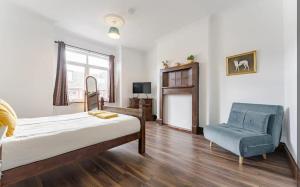 En eller flere senge i et værelse på Logan Lodge, Great Yarmouth - for your large group!