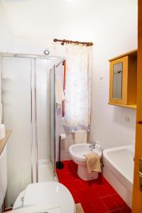 Et badeværelse på Rifugio Dei Caprioli